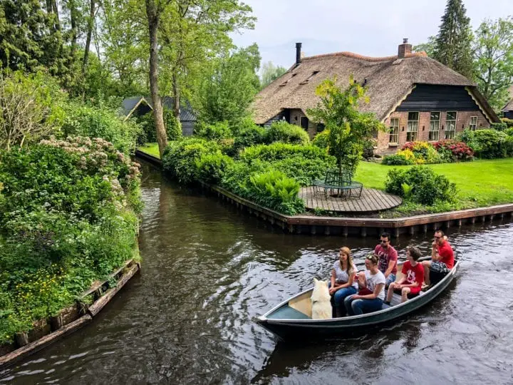 Weekend Getaway: The Car-free Community of Giethoorn, Netherlands ...