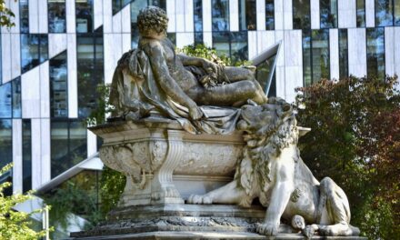 15 Incredible Düsseldorf Monuments & Sculptures | Discovering & Remembering the Cities Rich History